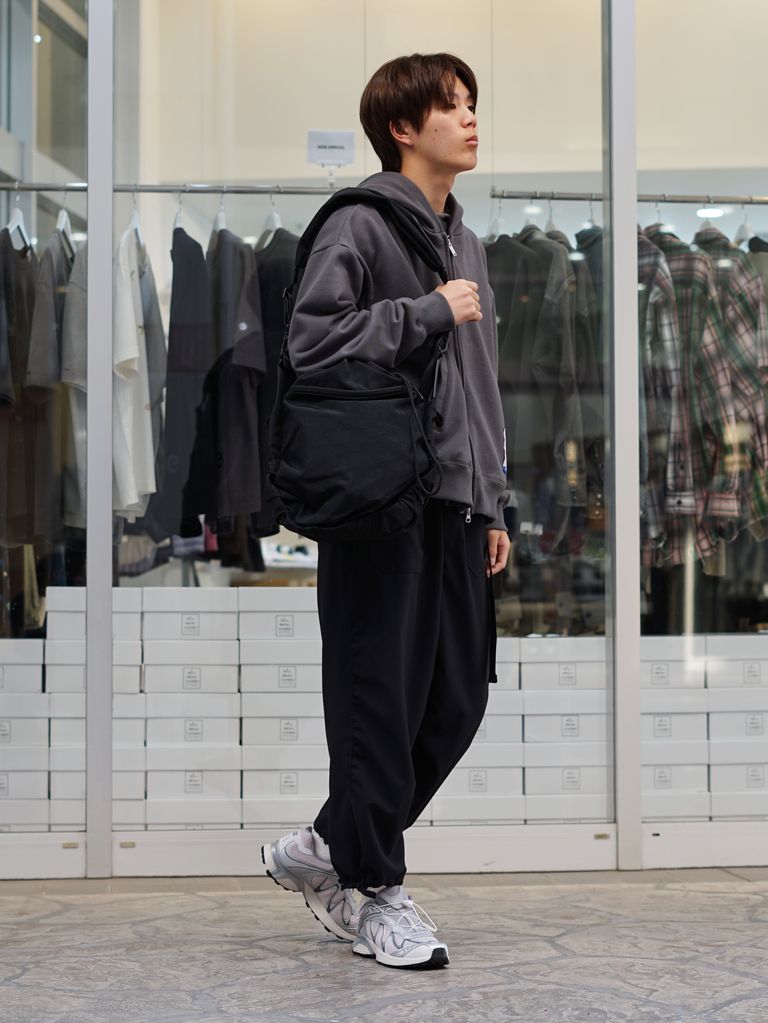 MIHARA × SALOMONでまとめるテックストリート