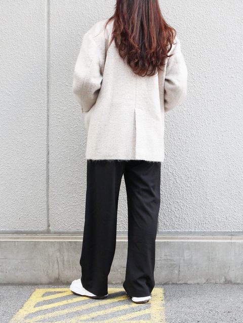 抜け感のあるCLANEのジャケットを主役に新作コーデ