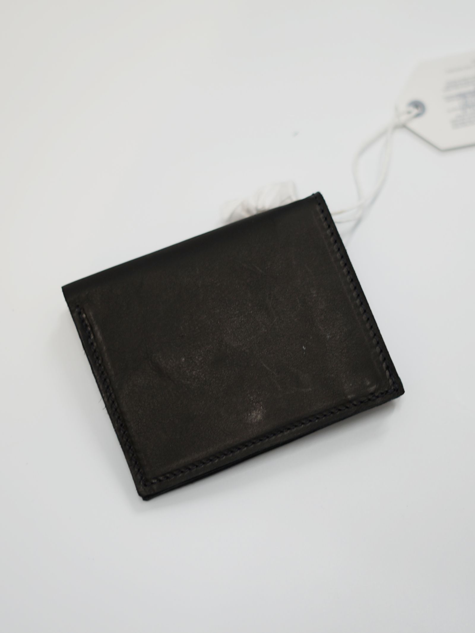 【WT01JPM】 二つ折り財布 / レザーウォレット - PRESSED KANGAROO (BLACK)