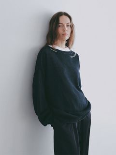 エンブロイダリーローゲージニットプルオーバー (NAVY)