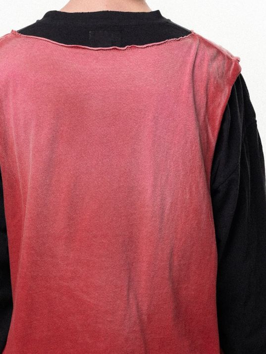 "THE DARKNESS WILL DISAPPEAR" ドッキングロングスリーブTシャツ | Docking Long-Sleeve T-shirt (RED)