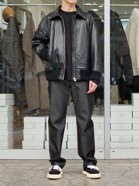 レザーを品よく着る、OVERCOATの大人スタイル