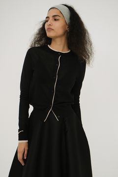 きちんと感も、実用性も。CLANEの春パンツコーデに話題のトポロジー × キツネバッグをひとさじ