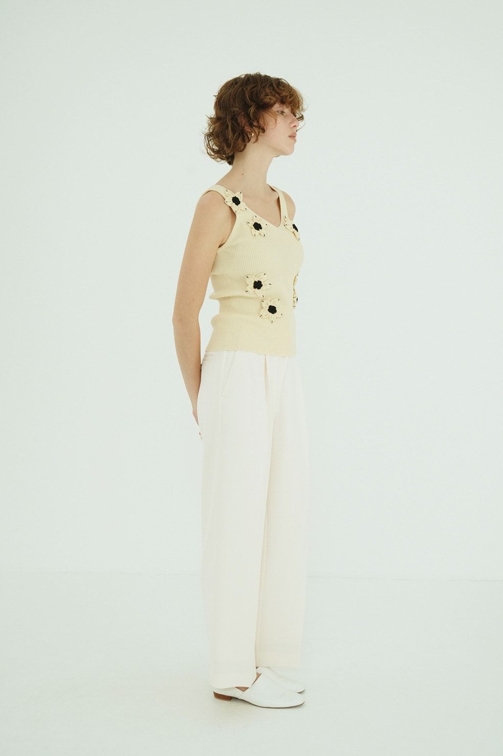 ニットタンクトップ - FLOWER MOTIF CAMI KNIT TOPS (YELLOW)