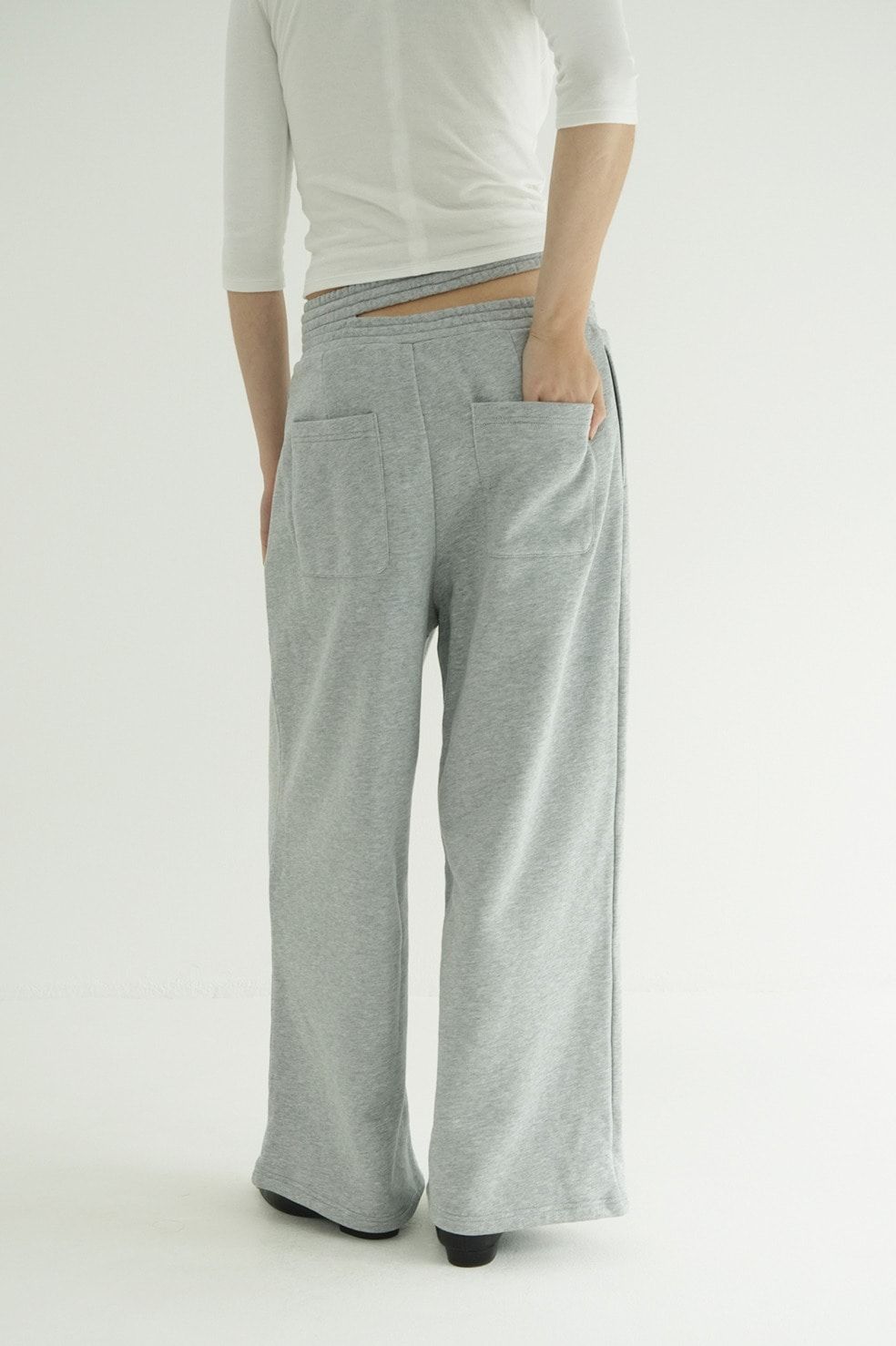 スラッシュ ウエスト スウェットパンツ - SLASH WAIST SWEAT PANTS (GREY)