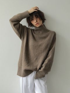 バックスリットタートルヤクトップス - MOCA