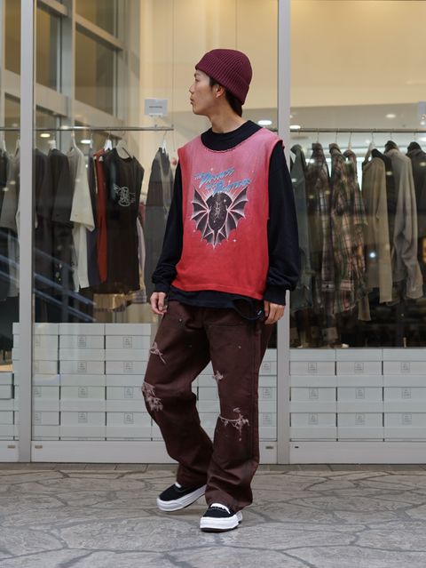 レッドが映えるKAMIYAのスプリングコーデ