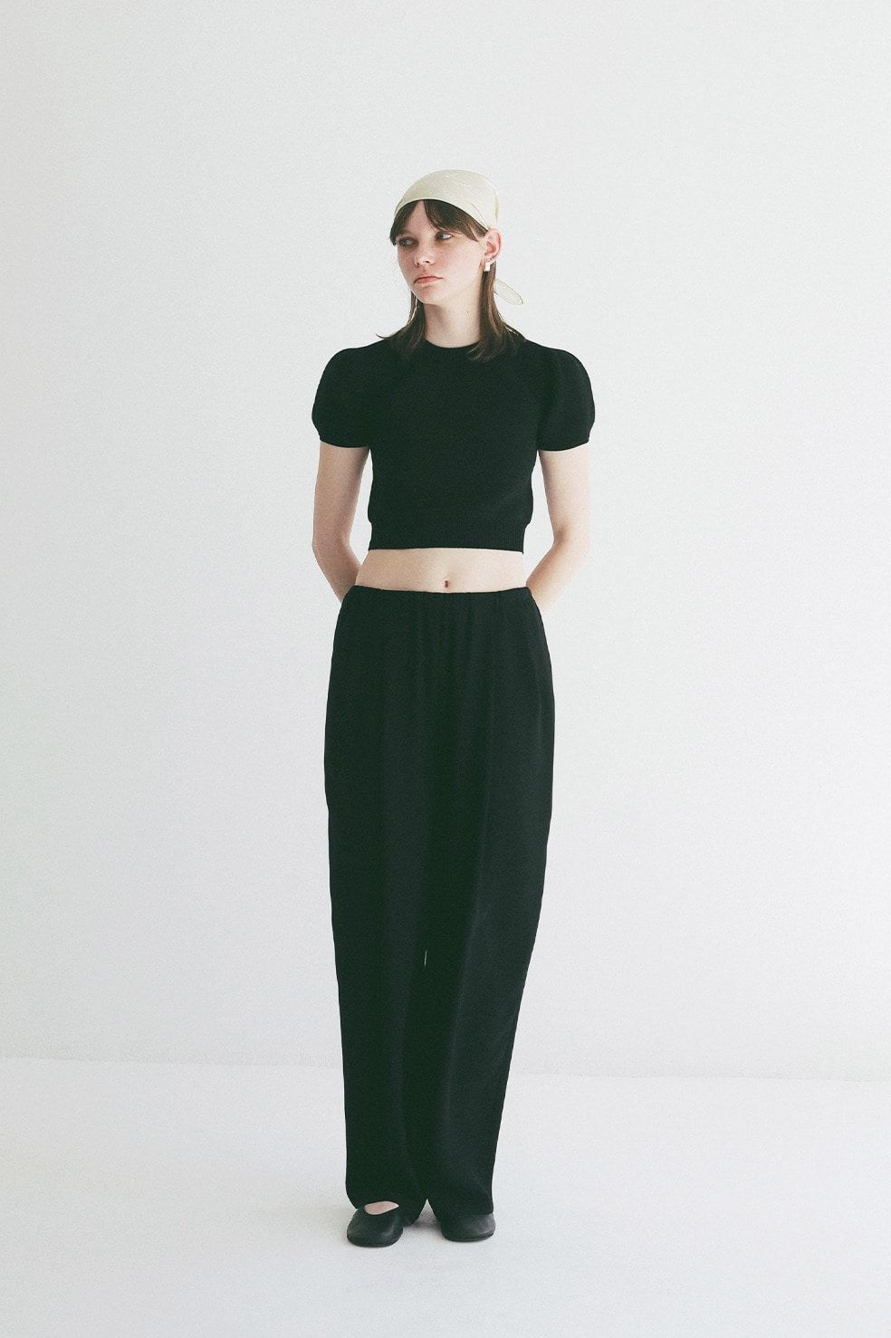 ドローストリングルーズタックパンツ - DRAWSTRING LOOSE TUCK PANTS (BLACK)