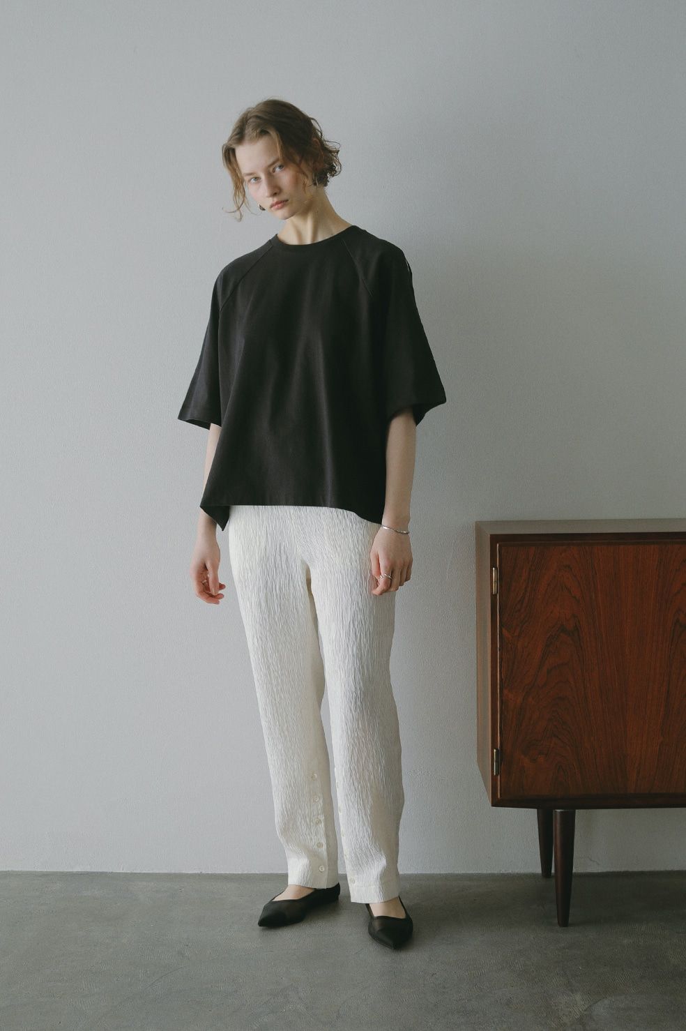 ショルダー スラッシュ Tシャツ - SLEEVE SLASH PULL TOPS - CHARCOAL GREY