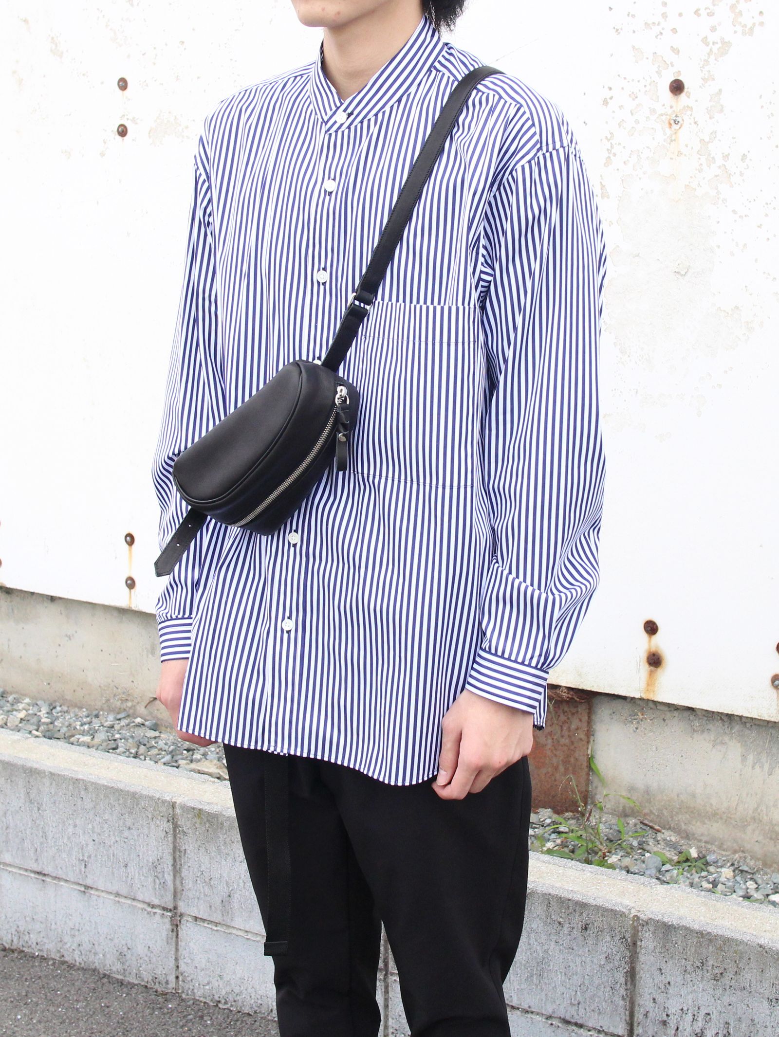 STRIPE T.M. BAND COLLAR L/S SHIRT - NAVY STRIPE