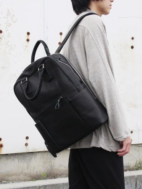 今、人気が集中している Cornelian Taurus のレザーバッグ‼