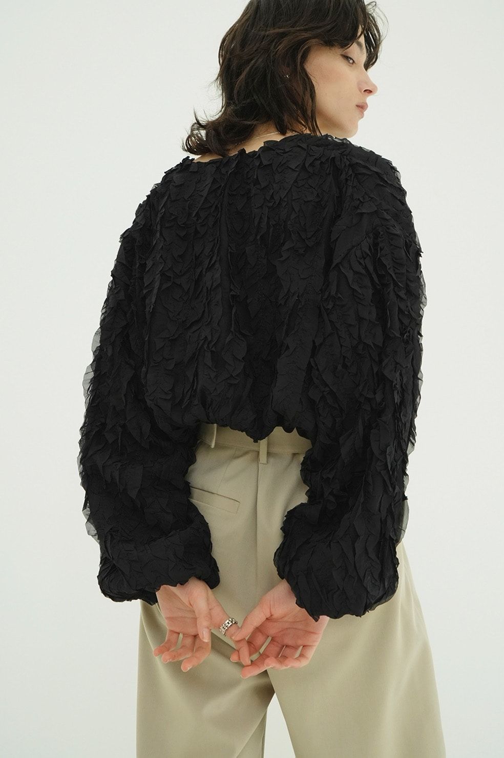 フリルボレロ - TOPSTITCHED FRILL BOLERO (BLACK)