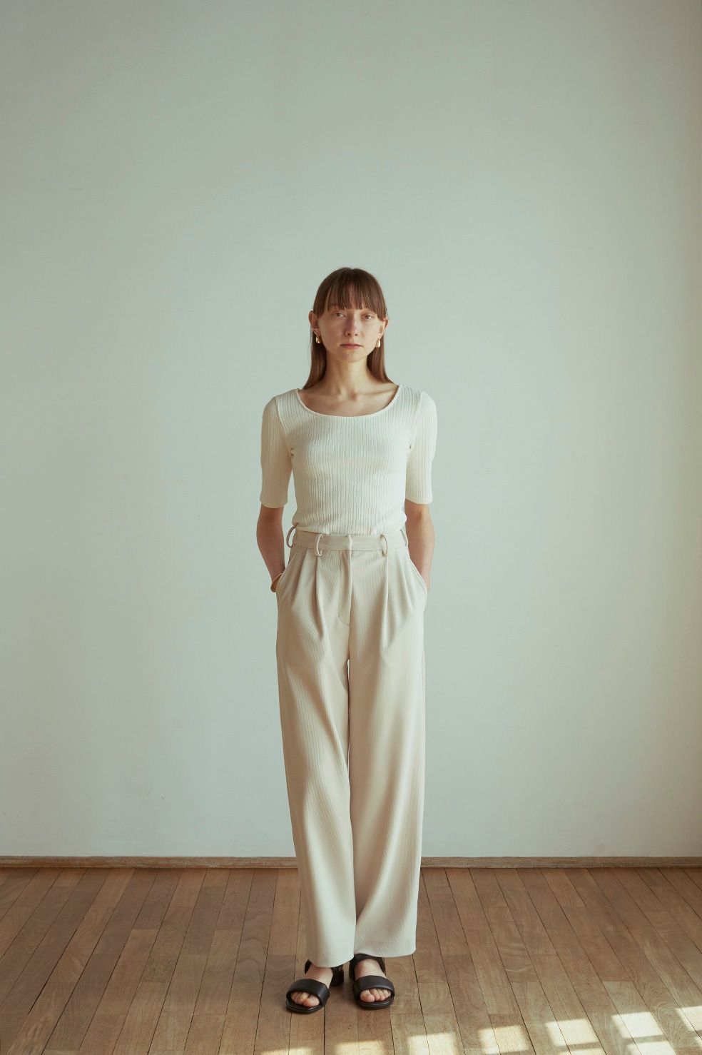 RIB STRIPE TUCK PANTS - IVORY