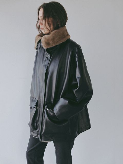 ファーカラーフェイクレザーブルゾン （BLACK)