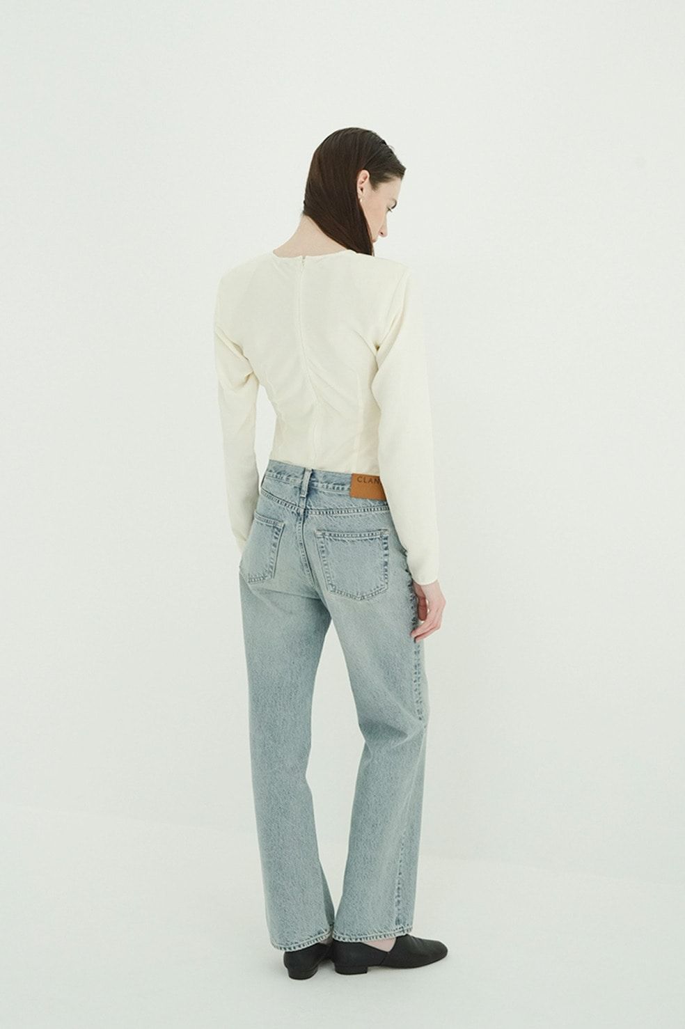 ブイネックボディスーツ - V NECK POWER SHOULDER BODYSUIT(IVORY)