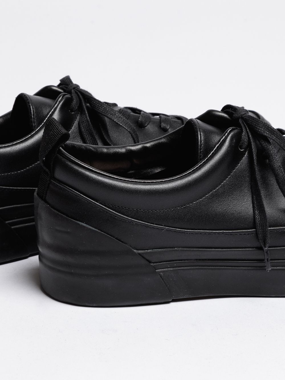 ローカットスニーカー  - BLACK