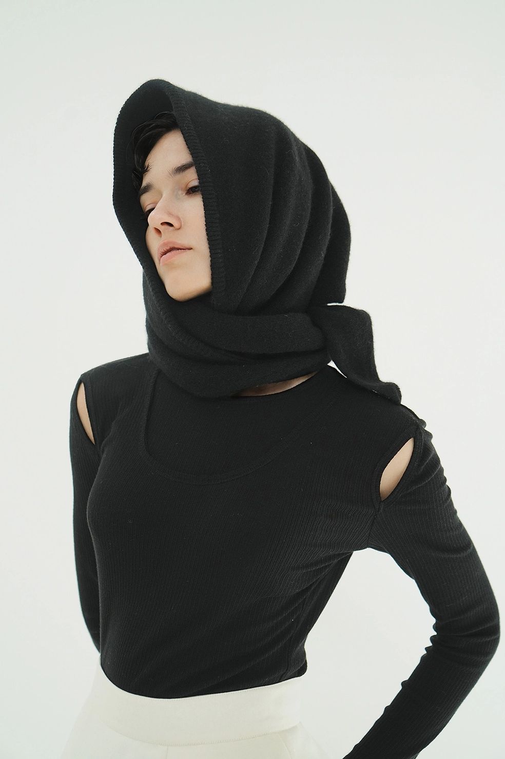 レイヤードカットトップス -  LAYERED SHOULDER CUT TOPS (BLACK)