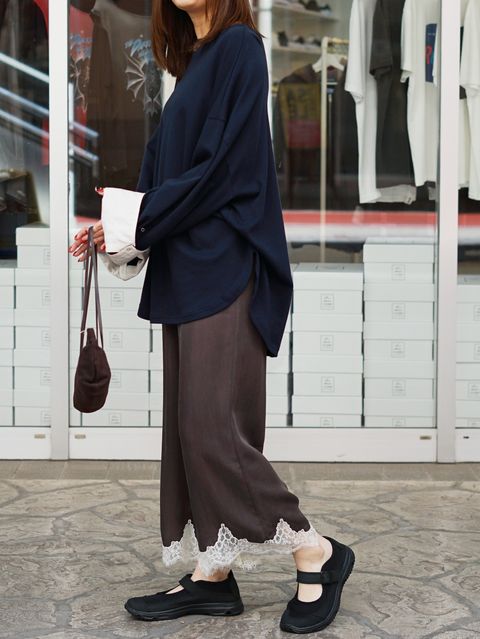 一枚で決まる。ETRÉ TOKYOのリラックスコーデ