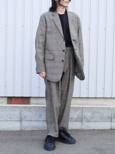 雰囲気の良いグレンチェックのセットアップスタイル