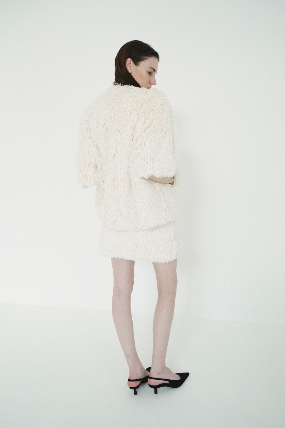ハーフスリーブファージャケット -  HALF SLEEVE FAKE FUR JACKET (IVORY)