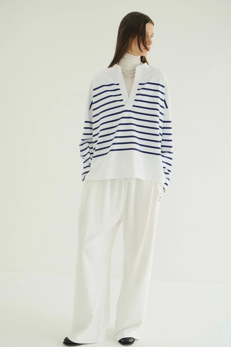 ヘンリーネックデザイントップス - WIDE HENRY NECK BORDER TOPS (WHITE)