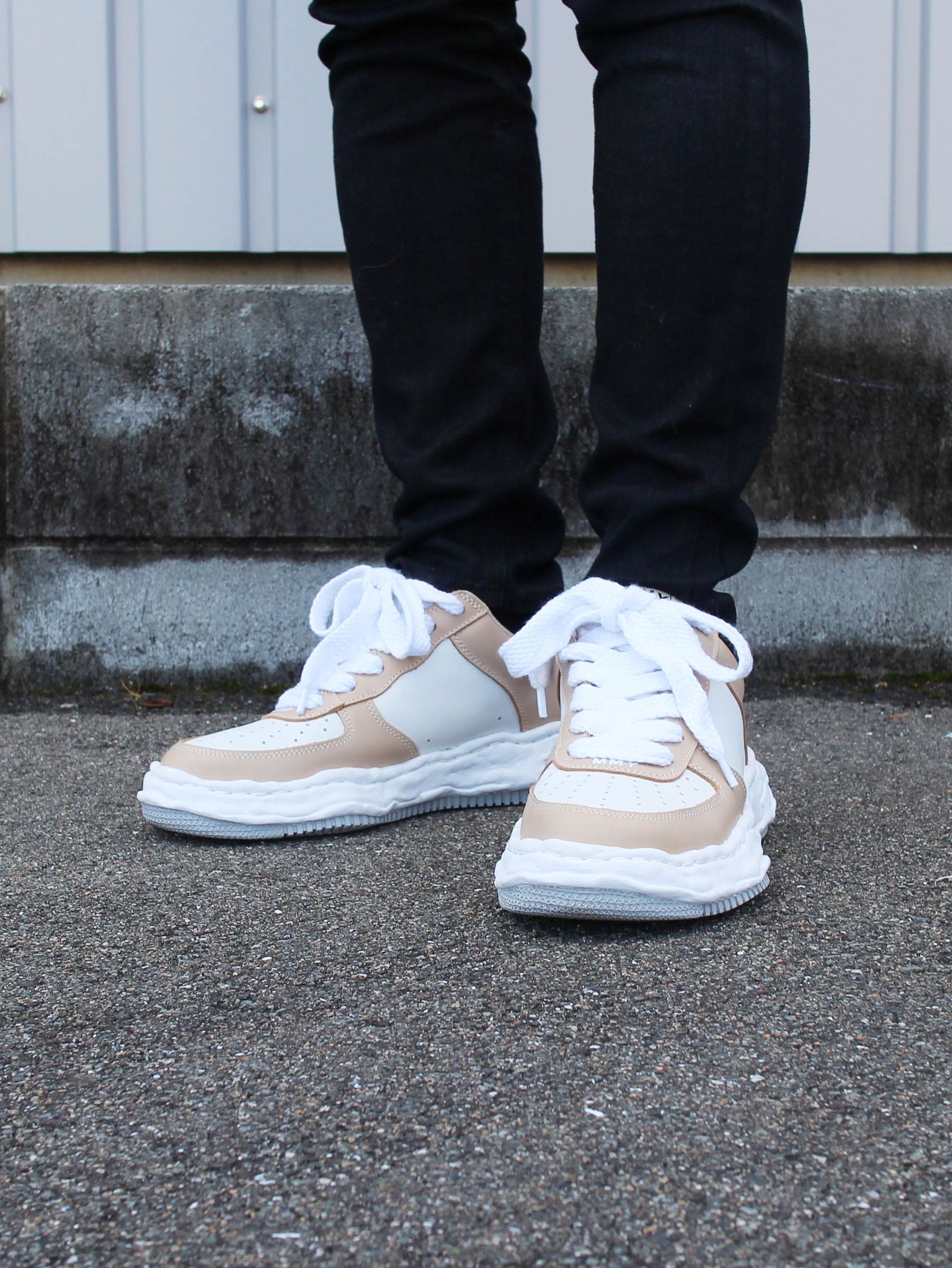 "WAYNE" OG Sole LEATHER Low-top Sneaker - BEIGE×WHITE
