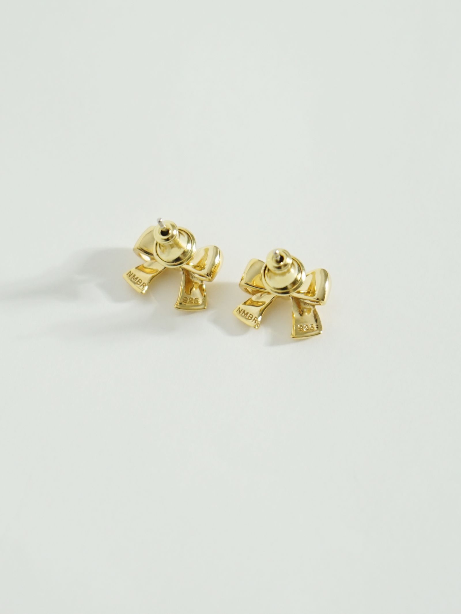 【両耳用】 リボンスタッドピアス - Ribbon Stud Earrings M SIZE GOLD
