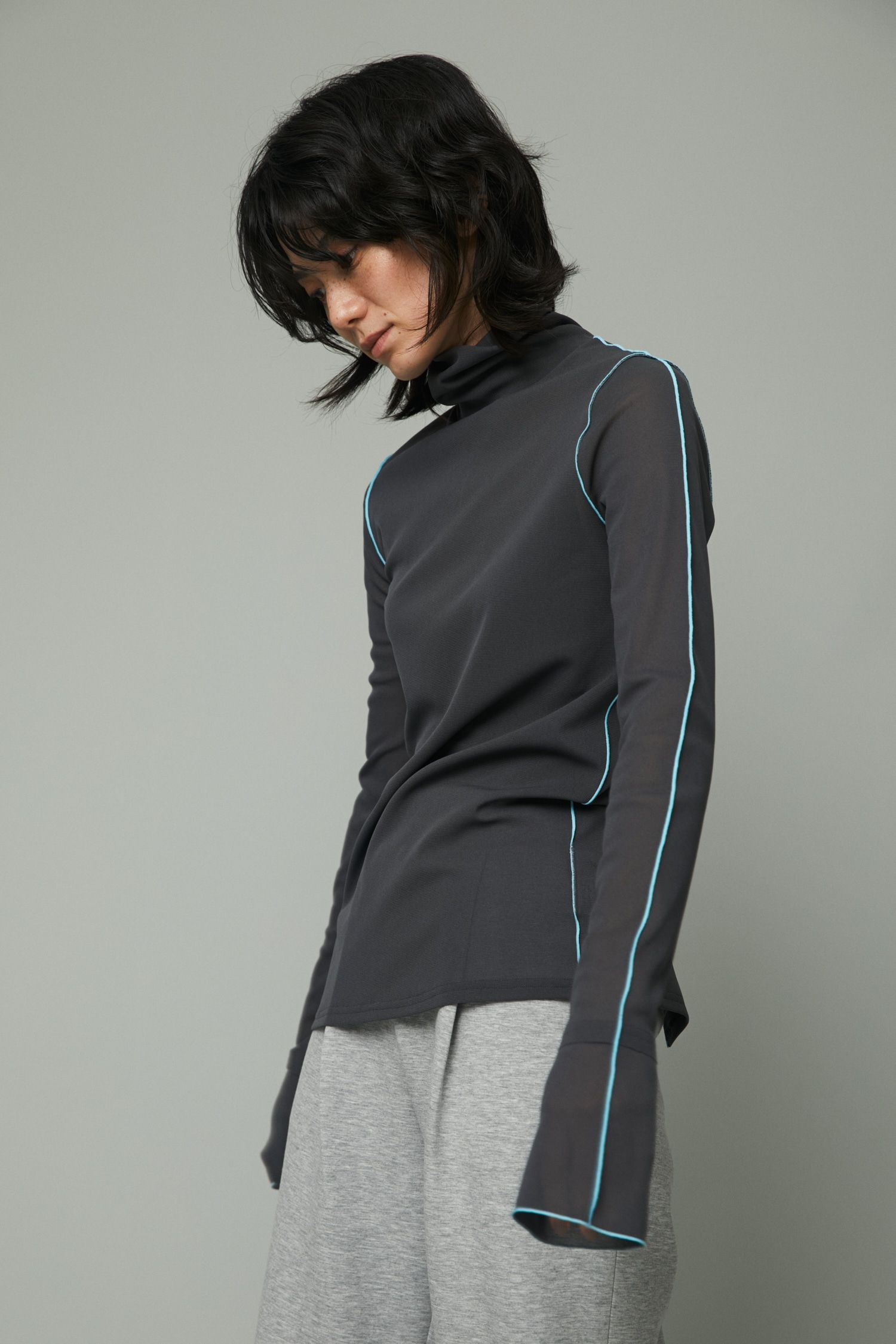 フレアーロングスリーブカットソー  - Mellow mesh inner tops - GREY