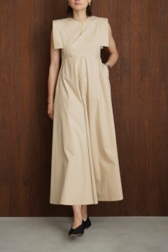 スクエアー スリーブ ワンピース - SQUARE SLEEVE ONE PIECE - IVORY