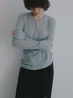 ウールフライスヘンリーネックプルオーバー（BLUE）