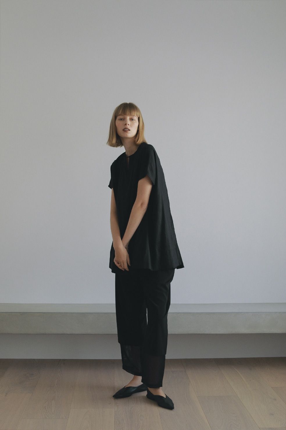 バック オープン トップス - BACK OPEN TOPS - BLACK