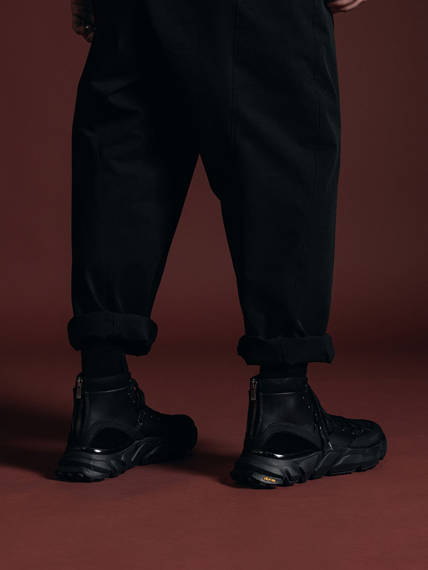 バック ジップ スニーカー - VI-3686-09 - A-BLACK