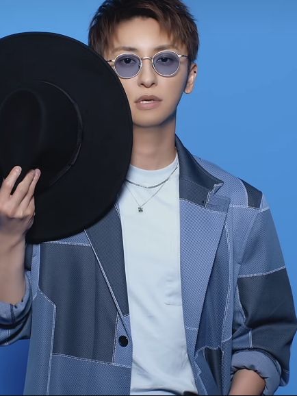 AAA 與 真司郎 着用