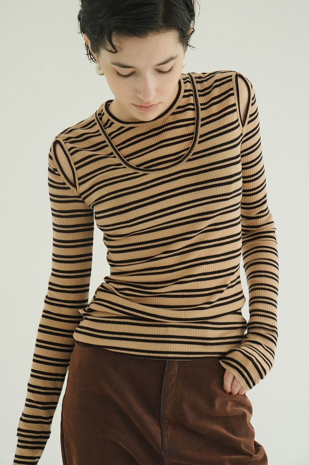 レイヤードカットトップス -  LAYERED SHOULDER CUT TOPS (BORDER)