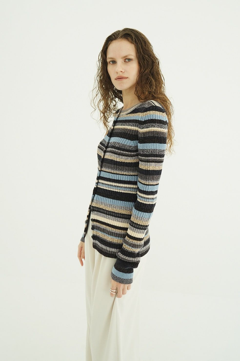 マルチボーダーニットカーディガン - MULTI BORDER BUTTON DETAIL KNIT CARDIGAN (SAX)