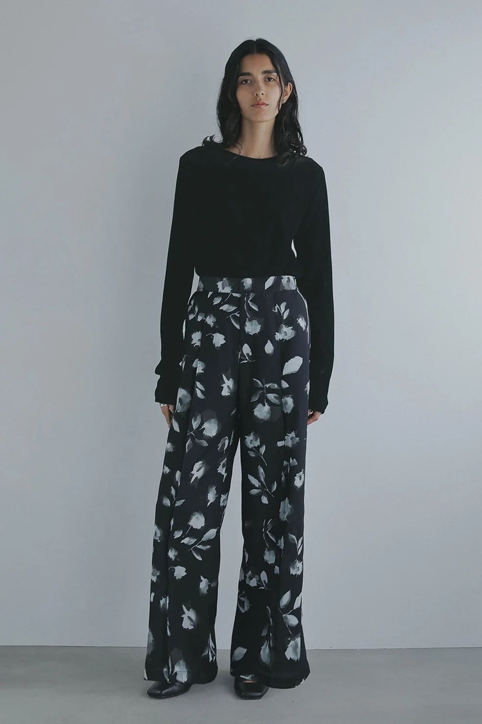 チュール フロッキー ストライプ トップス - TULLE FLOCKED STRIPE TOPS (BLACK)