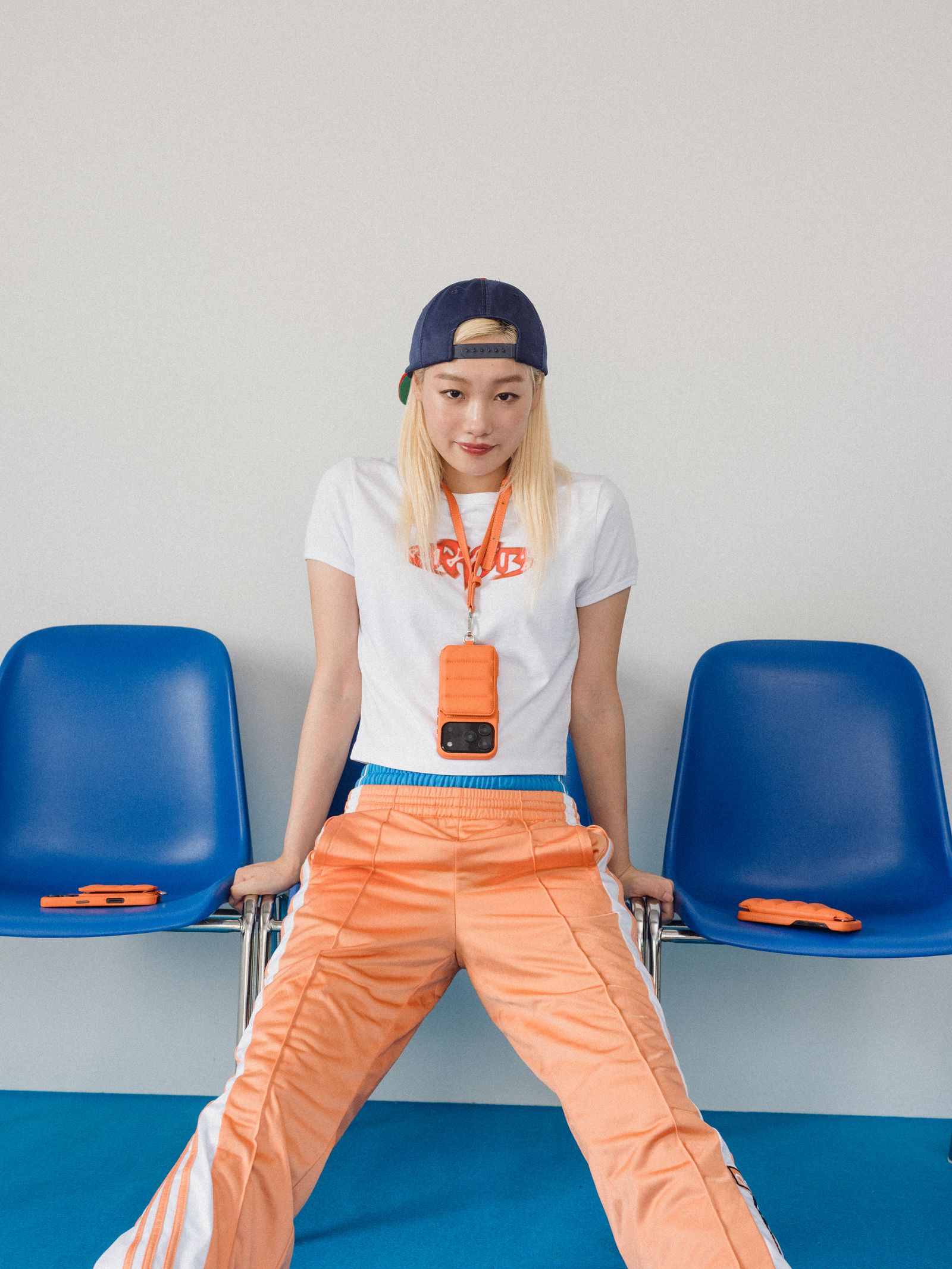 【BALLON バロン】 手帳型 レザー ケース / iPhone 14～17シリーズ対応  (オレンジ）