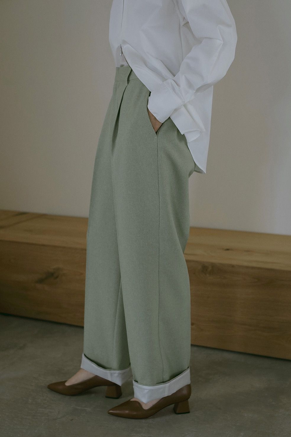 ストレートシルエット  -  BICOLOR HEM PANTS PISTACHIO