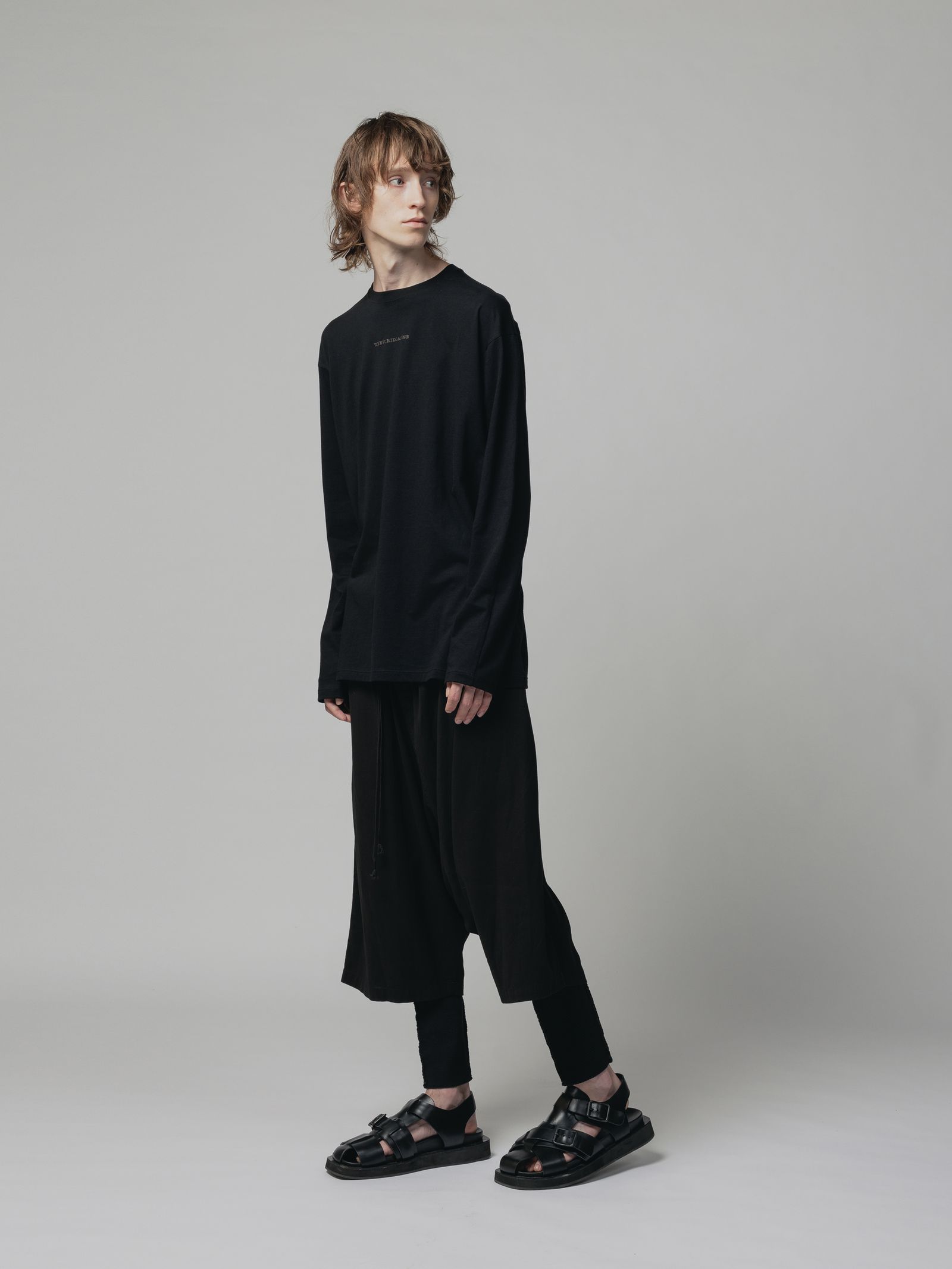 天竺刺繍入り長袖T - BLACK