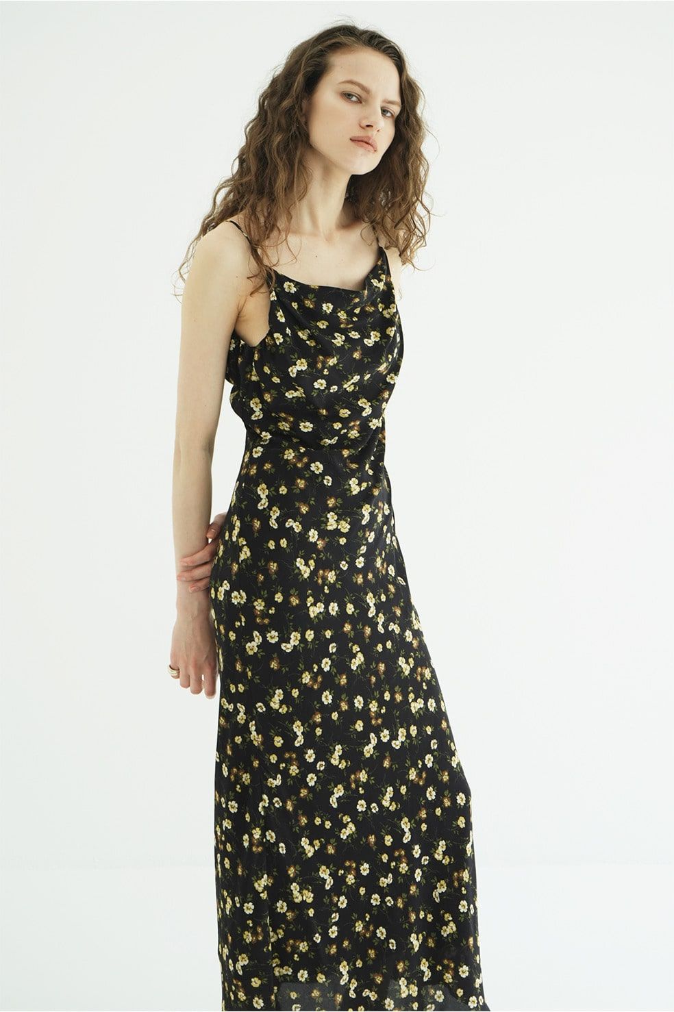 キャミソールドレス - MABEL FLOWER DRAPE CAMI (BLACK)