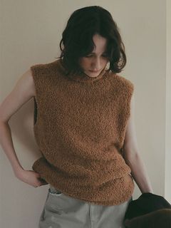 モールヤーンハイネックニットベスト （BEIGE)