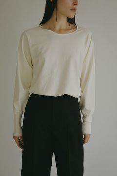 ハイゲージニット - CURVE NECK KNIT TOPS - IVORY