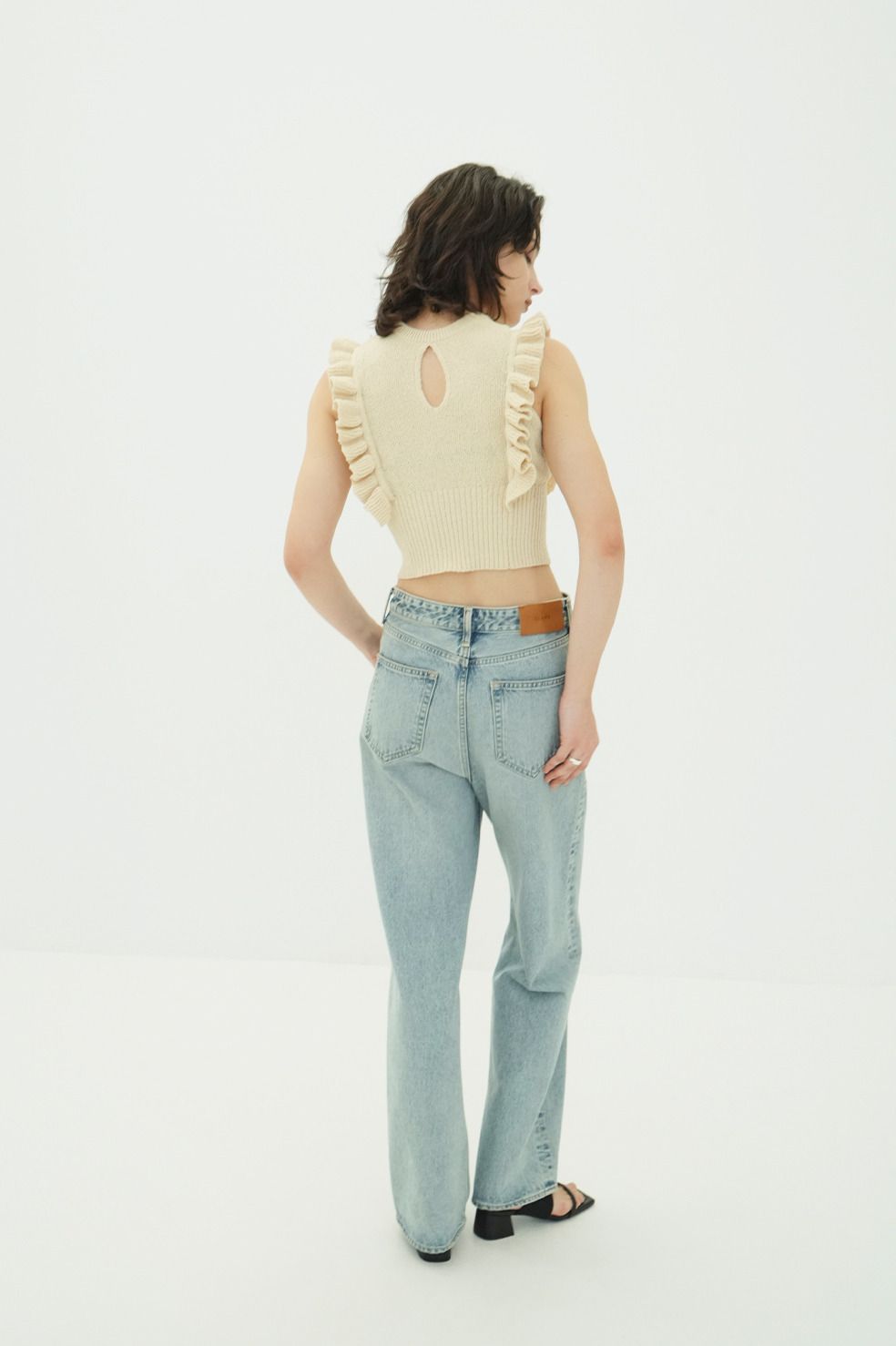 フリル スリーブ ニットトップス - FRILL SLEEVE KNIT TOPS (IVORY)