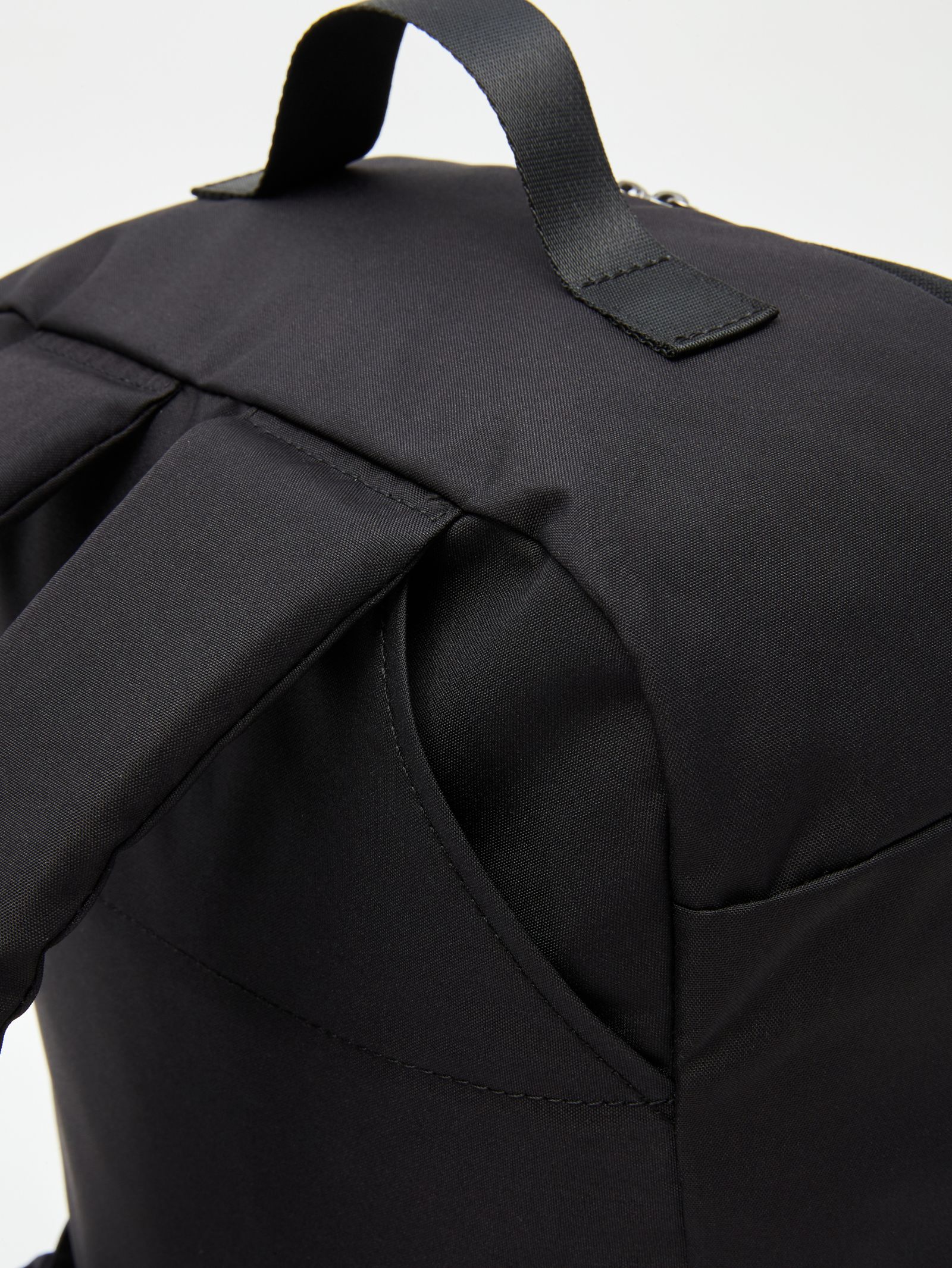 honto. - スクエアリュック - backpack - BLACK | ADDICT WEB SHOP