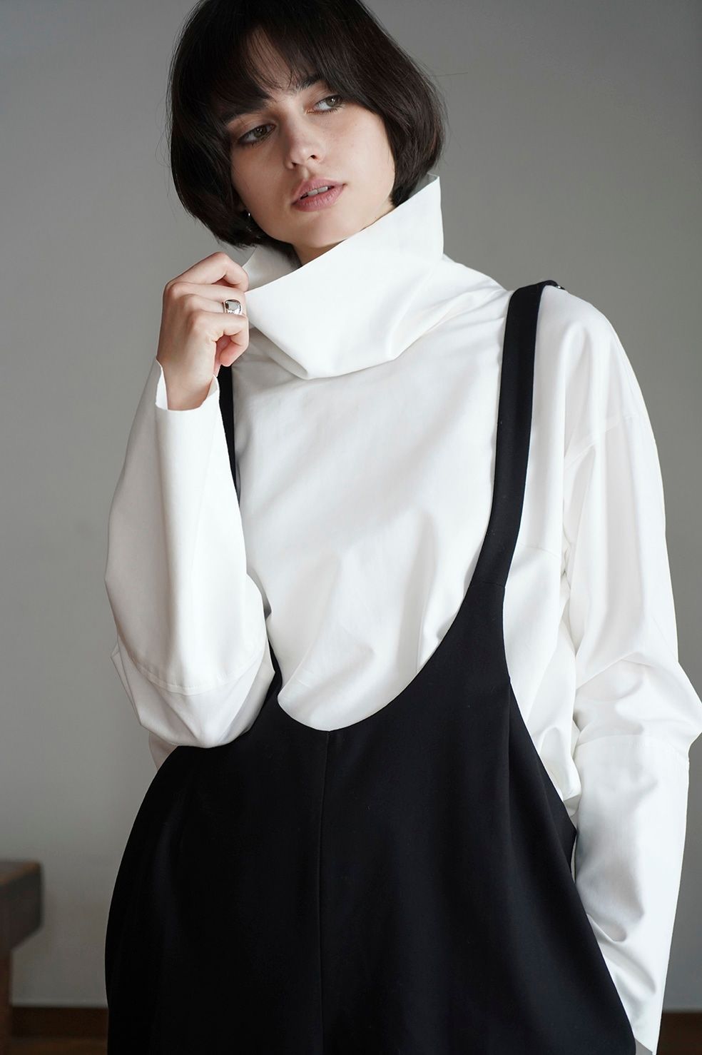 スタンドカラーシャツ - ROLL NECK WIDE SHIRT - WHITE