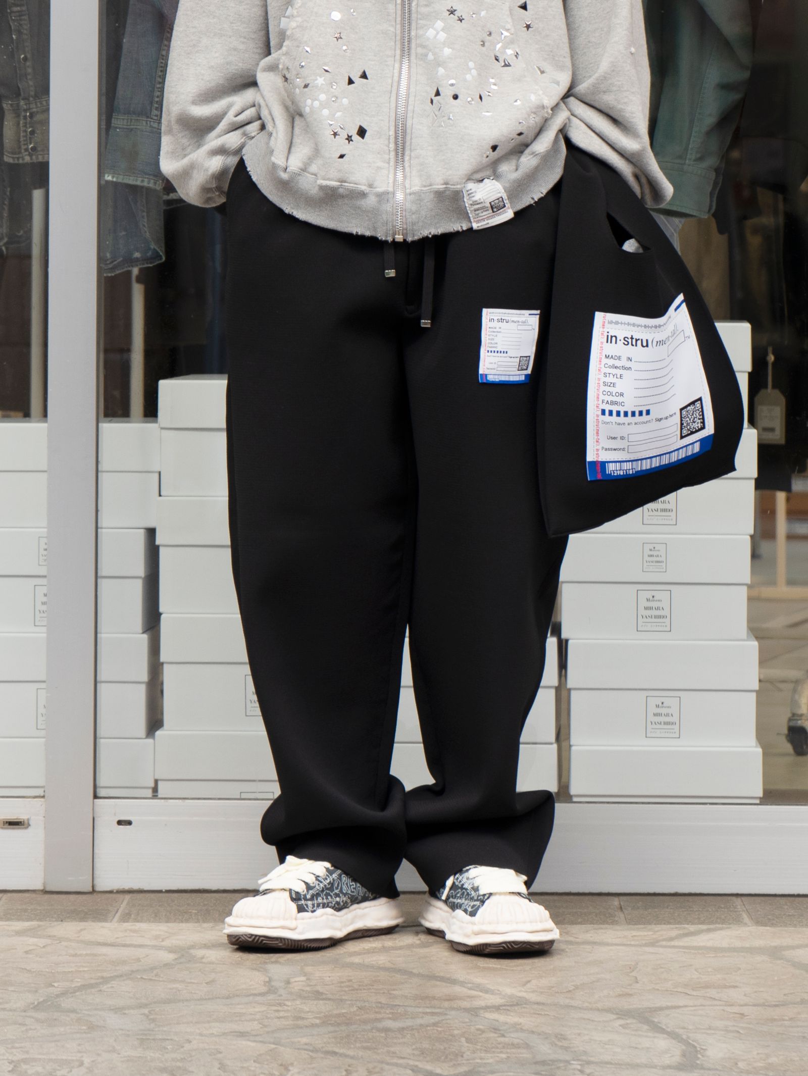 日常に溶け込むMAISON MIHARA YASUHIROの26SS最新スタイル