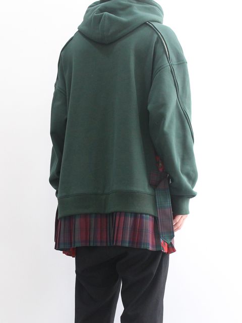 "エッジの効いたレイヤードデザイン" KIDILLの最新コーディネート