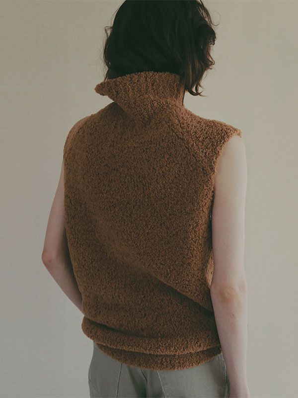 モールヤーンハイネックニットベスト （BEIGE)