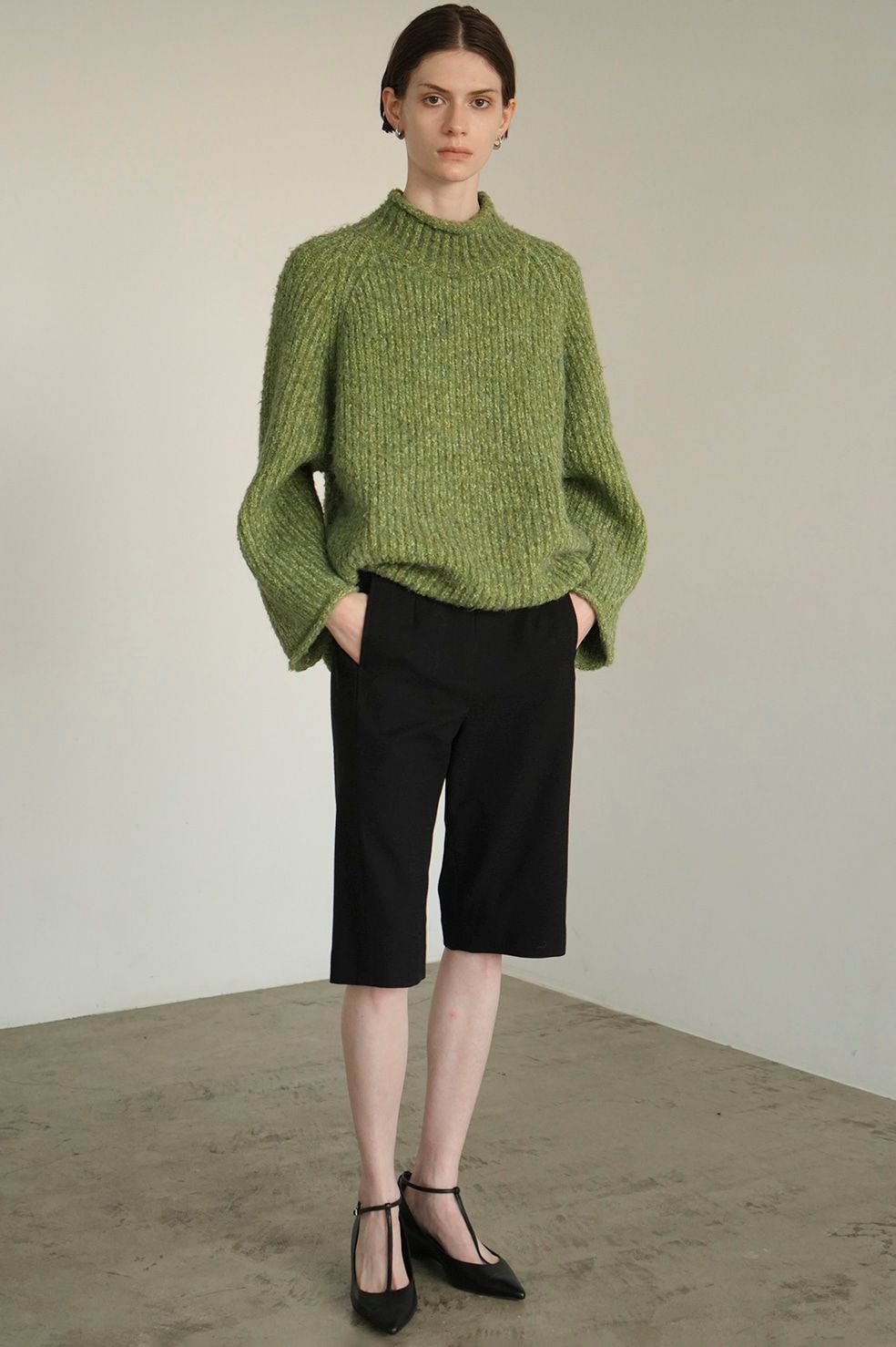 ローウエストハーフパンツ - LOW WAIST HALF PANTS - BLACK