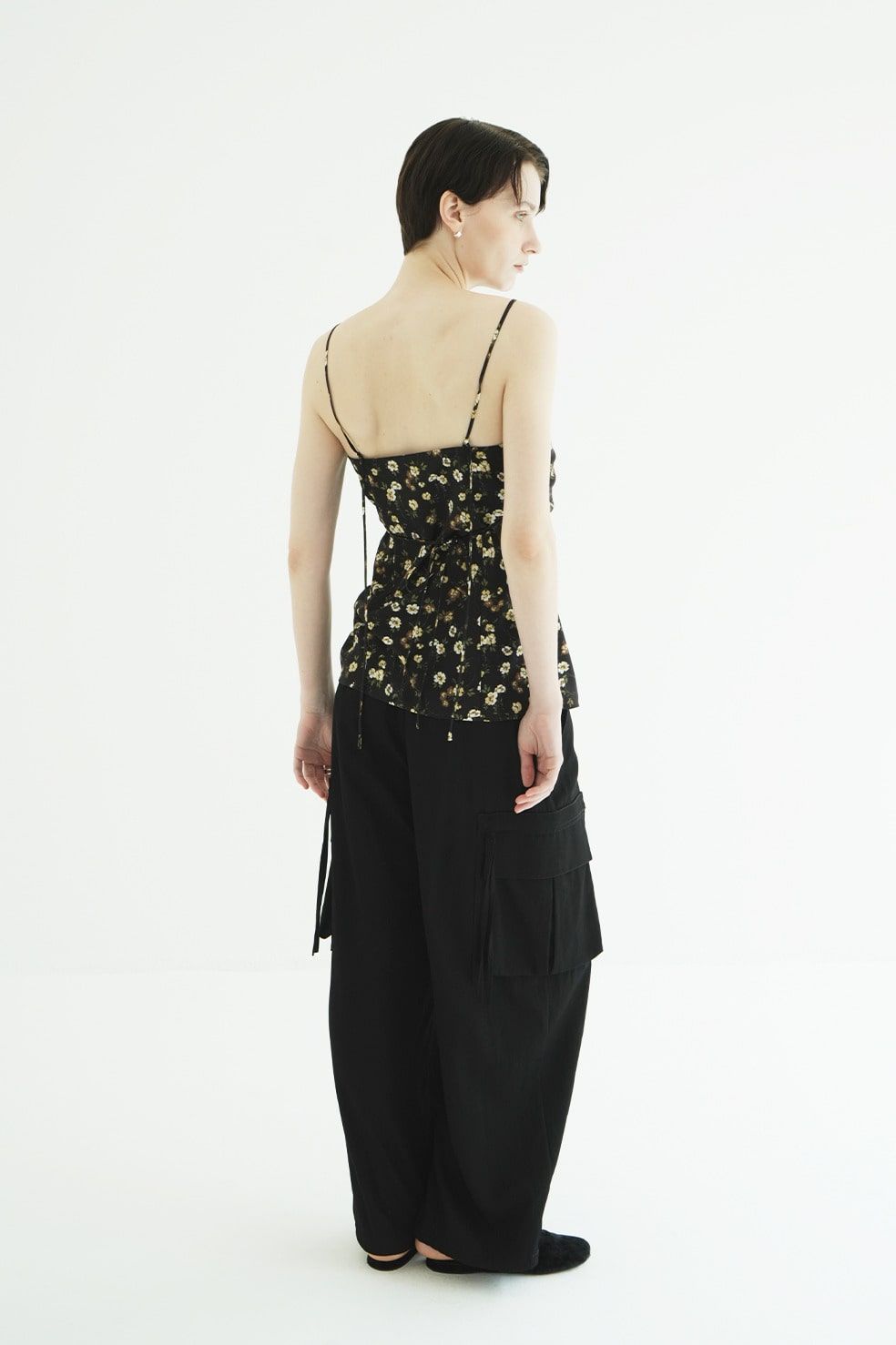 カーゴパンツ - LOW WAIST POCKET CARGO PANTS (BLACK)
